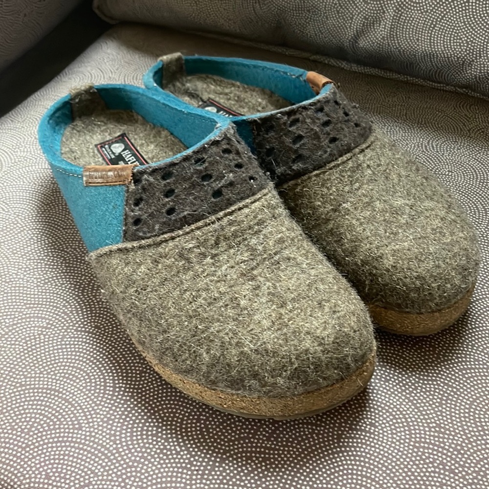 Harlingen wool clogs